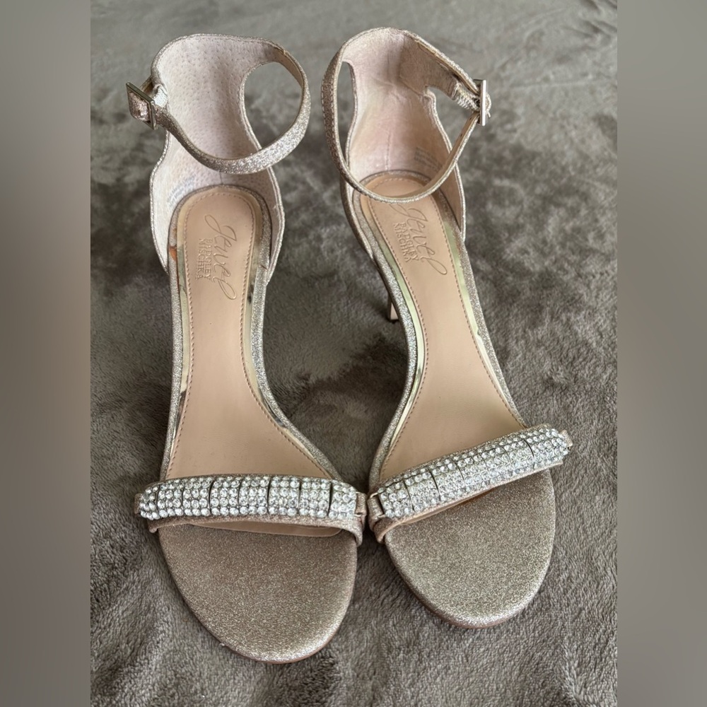Jewel Badgley Mischka Gold Crystal Embellished Heels